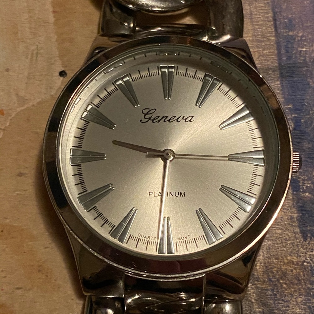 Silver Chunky Chain Watch - Picture 2 of 5